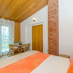 Semesterbostad House Blanka